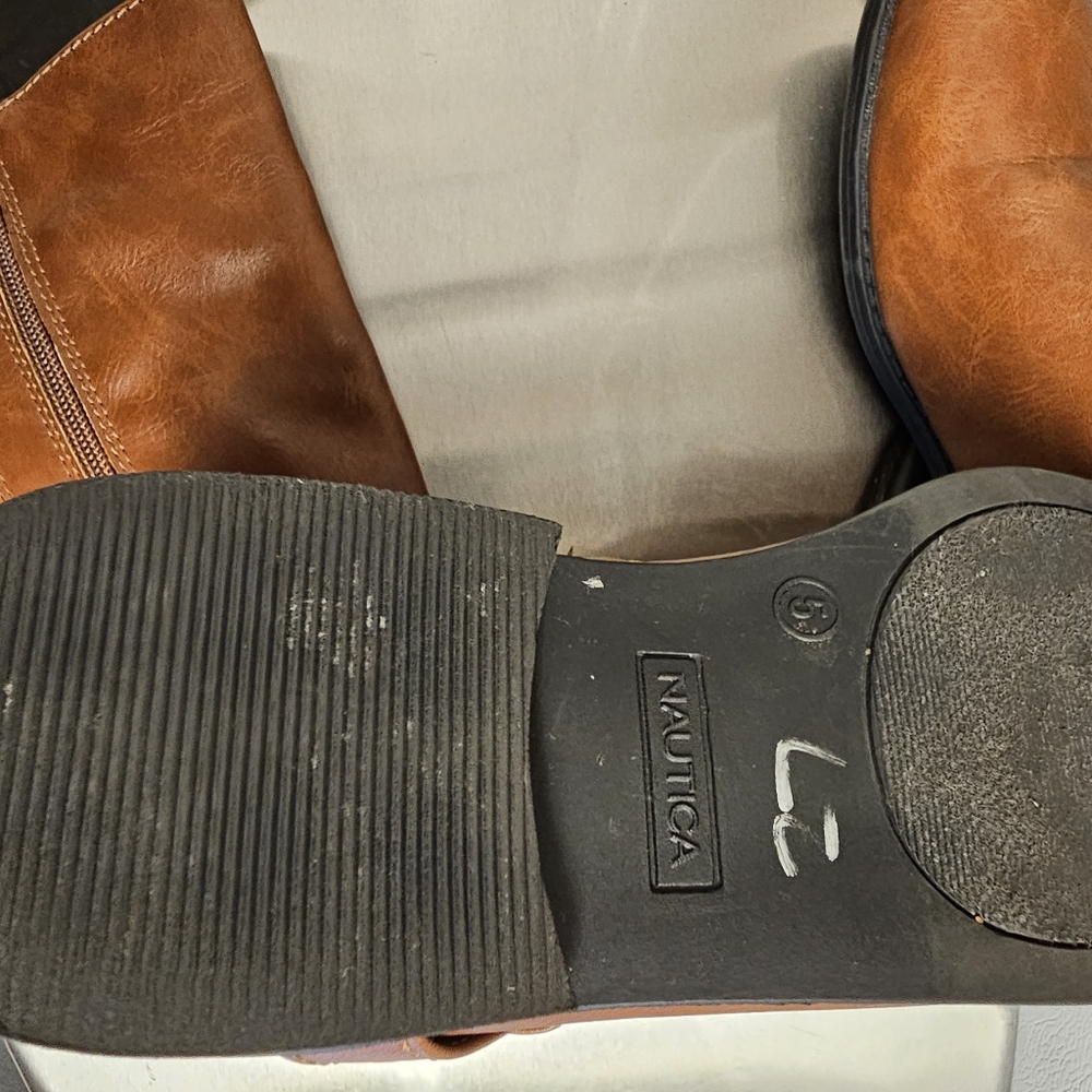 Boots - Picture 2 of 4